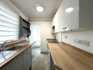 Kitchen- click for photo gallery